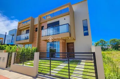 Casa com 2 quartos à venda na maria carolina de abreu, 202, ambrósio, garopaba, 84 m2 por r$ 996.000