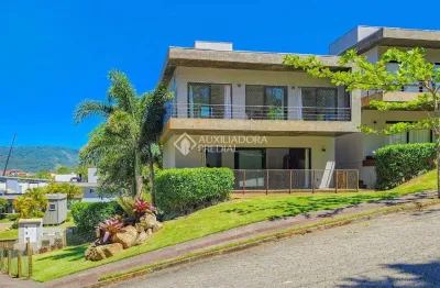 Casa com 3 quartos à venda na rua bernardino manoel rodrigues, 936, centro, garopaba, 120 m2 por r$ 1.870.000