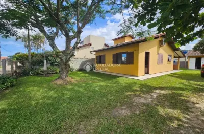 Casa com 3 quartos à venda na Bernardino Manoel Bernardo, 755, Encantada, Garopaba, 117 m2 por R$ 750.000
