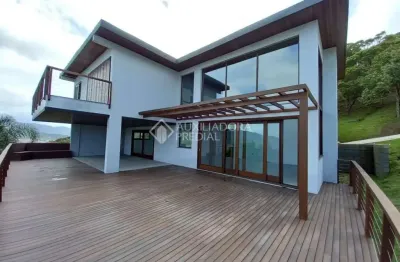 Casa em condomínio fechado com 3 quartos à venda na municipal grp - 110, 33, praia da silveira, garopaba, 280 m2 por r$ 2.450.000