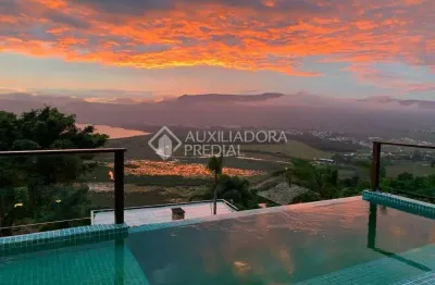 Casa em condomínio fechado com 5 quartos à venda na dos camarões, 101, praia da ferrugem, garopaba, 600 m2 por r$ 4.900.000