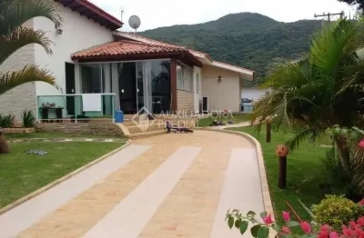 Casa em condomínio fechado com 3 quartos à venda na geral da ressacada, 381, ressacada, garopaba, 110 m2 por r$ 1.350.000