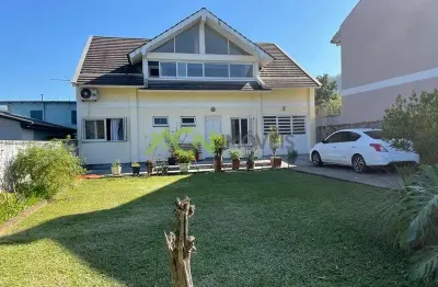 Casa com 04 dormitórios sendo uma suíte no bairro floresta em estância velha!!