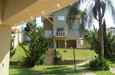 SUIÇA DA CANTAREIRACasa em condomínio,  belíssima para LOCAÇÃO.