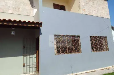 Sobrado à  venda com 3 dormitórios a 600m da praia, no indaiá – caraguatatuba – sp.