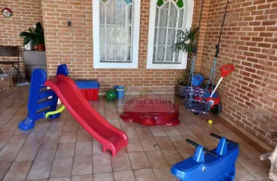 Linda e confortável casa com 4 dormitórios (suíte) no residencial jardim das flores, em são josé dos campos.