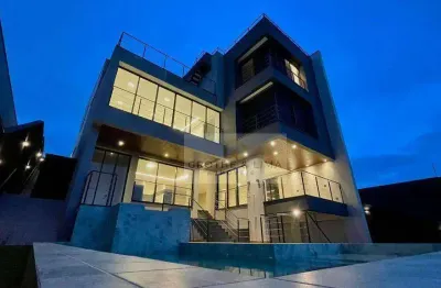 Casa de Alto Padrão em Alphaville 1 – Vista Livre e Sofisticação em Cada Detalhe