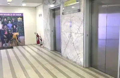 Ponto comercial para alugar na Rua Vinte e Quatro de Maio, 77, República, São Paulo