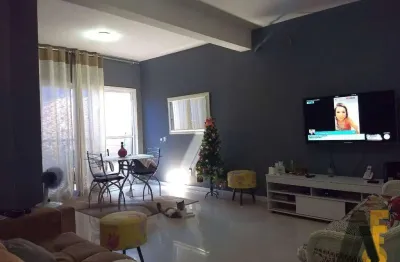 Ótima casa duplex -98m2 -toda em porcelanato -  1 vaga de garagem.