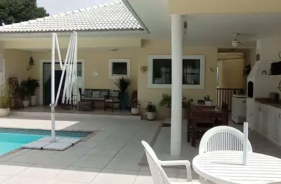 Casa de condomínio no bosque dos esquilos - 4 quartos - piscina
