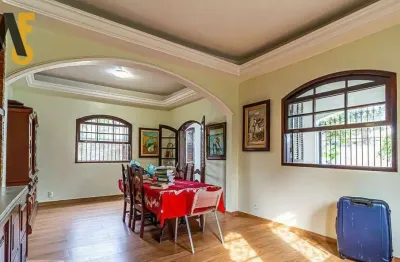 Excelente casa linear com 619m² de terreno, 3 quartos 1 suíte no pechincha.