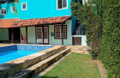 Casa em vila, tranquila 7 quartos 6 suíts. piscina.