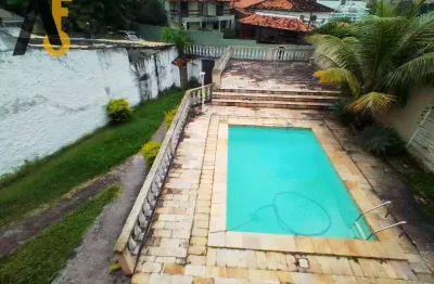 Oportunidade! casa excelente em condomínio fechado, com piscina e churrasqueira no pechincha, em jacarepaguá