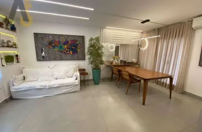 Luxuosa cas em condominio fechado. 4 quartos, uma suíte, vista livre.