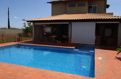 Casa com 3 quartos à venda no Centro, Cravinhos 