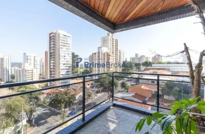 Este amplo apartamento de 161m² garante conforto e exclusividade, com 3 suítes luxuosas e 5 banheiro