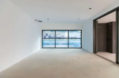 Este apartamento oferece uma ampla área privativa de 153m², ideal para quem busca conforto e espaço.