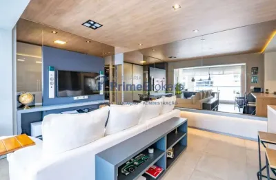 Com uma área privativa de 72 m², este imóvel possui um dormitório, uma suíte e um banheiro social.