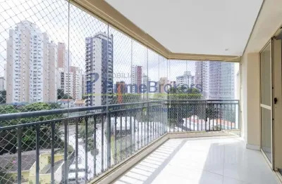 Com 3 suítes e 3 banheiros, além de 3 vagas de garagem, o conforto e a praticidade estão garantidos.