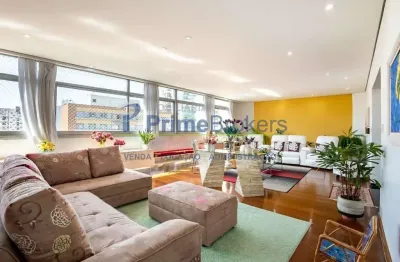 Com 296 m² de área privativa, este imóvel oferece um espaço generoso e sofisticado, ideal para famíl