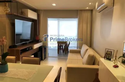 Com uma área privativa de 72m², o imóvel oferece 2 dormitórios, sendo 1 suíte, além de 2 banheiros.