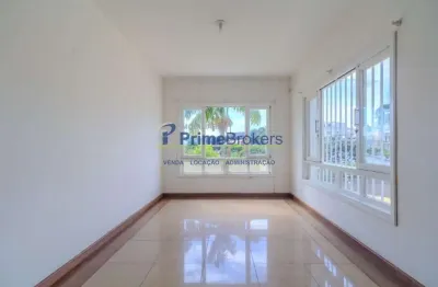 Sobrado com 354m² de área construída situada no bairro do jardim leonor.