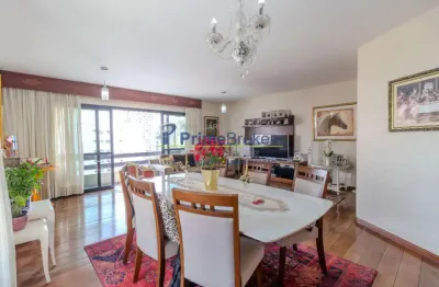 Apartamento, 180m² - 4 Dormitórios, 2 Suítes, 2 Vagas, Móveis Planejados e Vista para Cidade - Moema