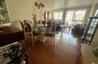 Apartamento à venda em Moema com 142 m², 3 dormitórios, 1 suíte e 2 vagas