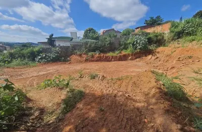 Oportunidade Única em Sousas | Terreno Amplo em Rua Tranquila