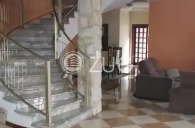Sobrado à venda em valinhos, vila d'agostinho, com 4 suítes, com 398 m²
