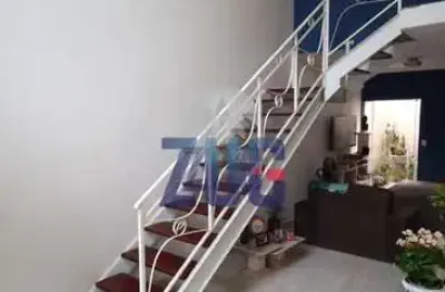 Sobrado à venda em Valinhos, Vila Pagano, com 3 suítes, com 198 m²