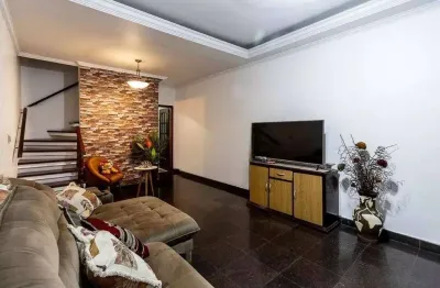 Casa de vila á venda na leopoldina com 04 dormitórios