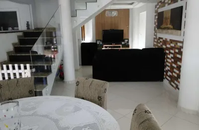 Casa com 7 quartos à venda na rua alcídio cubas, 81, novo mundo, curitiba, 644 m2 por r$ 1.590.000