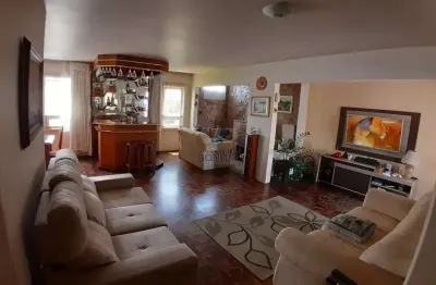 Casa com 2 quartos à venda na Rua Leôncio Derosso, Xaxim, Curitiba, 113 m2 por R$ 950.000