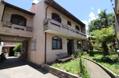 Casa com 4 quartos à venda na Rua Vitorino, 29, Xaxim, Curitiba, 216 m2 por R$ 950.000