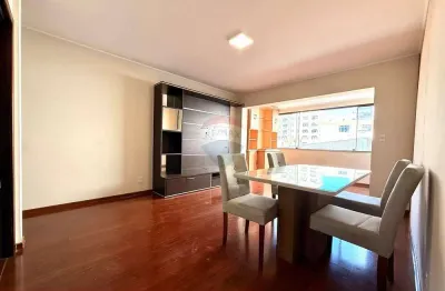 Apartamento central 2 quartos 2 banheiros: conforto e praticidade 83m²