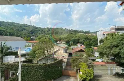 Lindo sobrado à venda no bairro do horto florestal a 1 quadra do parque florestal da cantareira.
