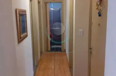 Apartamento 2 dormitórios a 5 minutos a pé do metro sta. cecília, sem vaga.