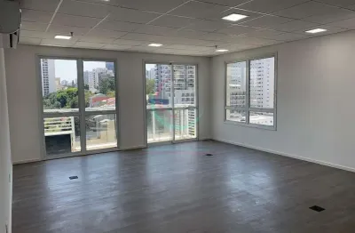 Sala comercial à vendano bairro de Pinheiros, a 10 minutos s pé do metrô Clínicas.  São Paulo, SP