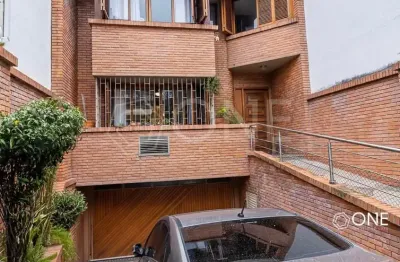 Casa com 4 quartos à venda na Avenida Encantado, 30, Petrópolis, Porto Alegre