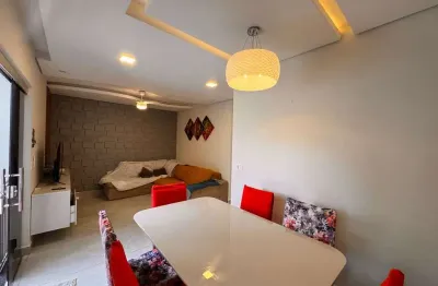 Sobreposta para locação definitivo na Vila Tupi com piscina privativa!