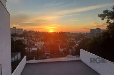 Casa com 3 quartos à venda na Rua Tomaz Edison, Santo Antônio, Porto Alegre