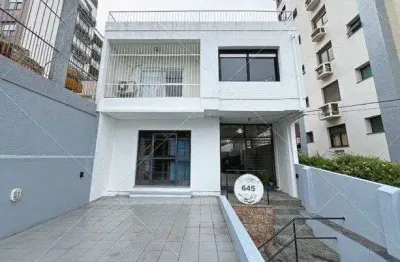 Casa para venda - 299m², 5 dormitórios, sendo 1 suites, 2 vagas - menino deus