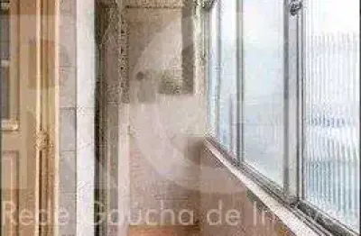 Apartamento 2 quartos, 2 banheiros, desocupado na santana!