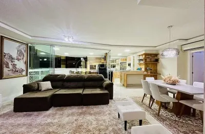 Apartamento com 3 quartos à venda na Rua 254, Meia Praia, Itapema