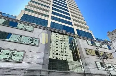 Apartamento com 4 quartos à venda na Rua 304, Meia Praia, Itapema