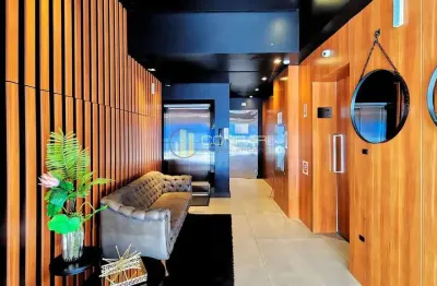 Apartamento Mobiliado com 3 Dormitórios, Sacada com Churrasqueira e 3 Vagas de Garagem