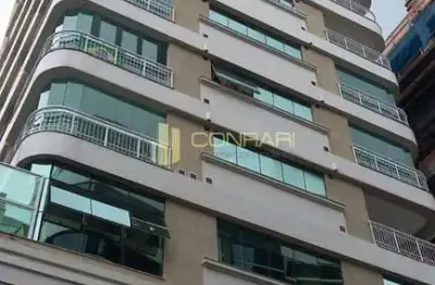 Aluguel anual bem localizado na meia praia com 3 suítes e 3 vagas de garagem
