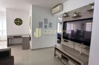 Aluguel anual - Apartamento Diferenciado com Sacada, Próximo ao Mar e ao Comércio Local