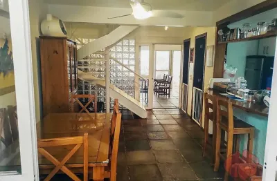 Casa com 3 quartos à venda na rua engenheiro otávio furtado, ipanema, porto alegre, 166 m2 por r$ 490.000